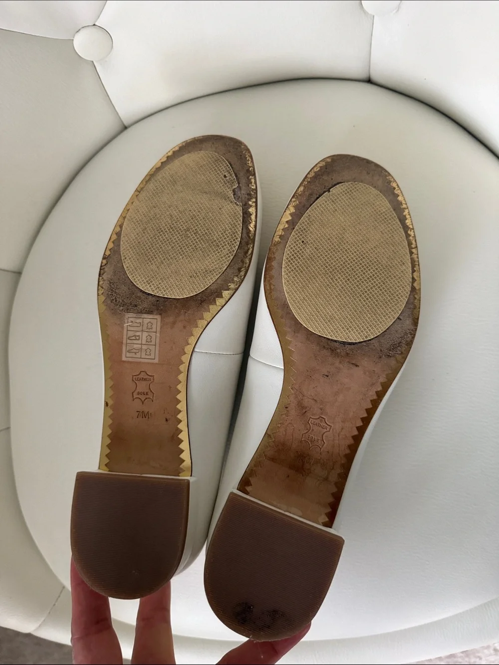 TORY BURCH WHITE GOLD LOGO CHELSEA HEELED BALLET FLATS 7US